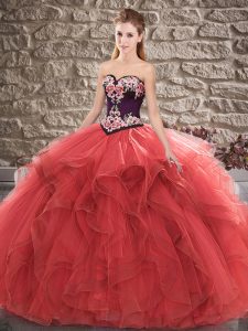 Red Sweetheart Neckline Beading and Embroidery Vestidos de Quinceanera Sleeveless Lace Up