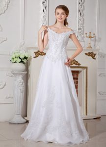 2013 Brand New Off The Shoulder Wedding Dress in Organza with Appliques