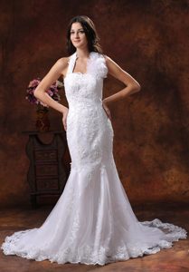 Most Popular Customize Halter Top Wedding Dress in Lace with Embroidery