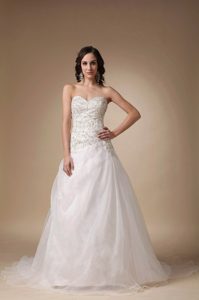 Elegant Sweetheart and Organza Prom Wedding Dress with Beading