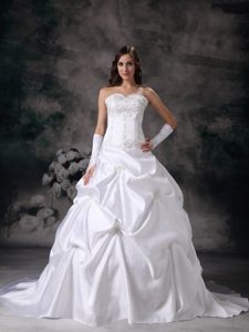 Amazing A-line Sweetheart Beaded Wedding Dress with Embroidery