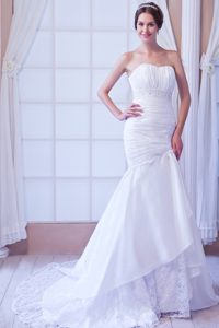 Formal Mermaid Strapless Court Train Wedding Dresses with Appliques in Taffeta