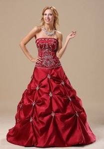 Dressy Embroidery Decorated Bodice Quinceanera Gowns Dresses in Wine Red