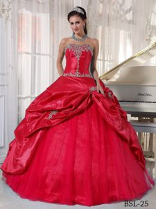 Special Red Strapless Long Quinceanera Gown Dresses in and Tulle