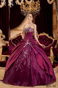 Maxi Burgundy Sweetheart and Tulle Quinceanera Gowns with Appliques