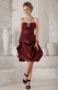 Burgundy Sweetheart Knee-length Celebrity Dresses with Beading and Pick-ups