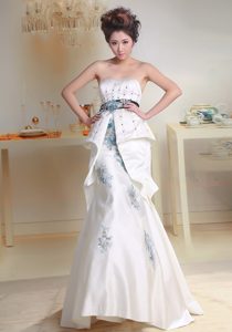 Lovely Strapless Beaded Appliqued Celebrity Party Dresses in White