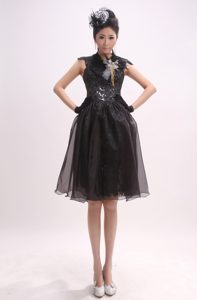 2013 Fabulous High Neck Knee-length Chiffon Celebrity Party Dress in Black