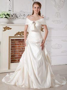 Off The Shoulder Court Train Up-to-date Wedding Bridal Gown in A-line
