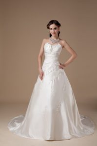 Ivory A-line Strapless Court Train Satin Graceful Dresses for Brides with Appliques