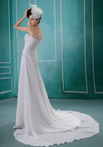 Magnificent White Strapless Ruched Zipper-up Wedding Dress with Beading