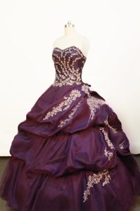Pretty Ball Gown Strapless Purple Quinceanera Dress with Appliques for Cheap