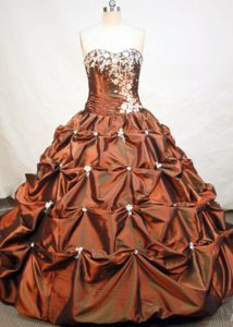 Formal Ball Gown Strapless Brown Quinceanera Dresses with Pick Ups