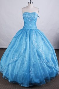 Beautiful Ball Gown Sweetheart Organza Quinceanera Dresses with Appliques