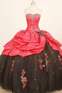 Most Popular Red and Black Sweetheart Dresses for Quinceaneras with Beading