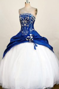 2015 Elegant Dress for Quinceanera with Beading and Appliques in Blue and White