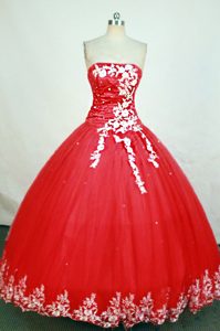 Necessary Strapless Red Quinceanera Dresses with White Appliques Made