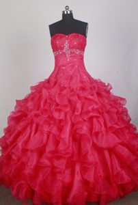 Red Beautiful Sweetheart Quinceanera Dresses with Ruffled Layers Decorated