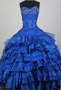 Modest Sweetheart Quinceanera Dresses with Ruffled Layers for Cheap