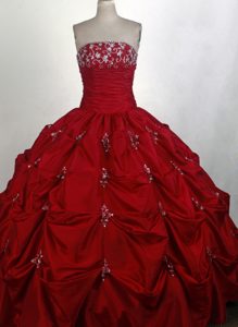 Red Strapless Embroidery Dresses for Quinceanera with Beading in Taffeta