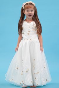 Hot White A-line V-neck Long Organza Flower Girl Dresses with Appliques