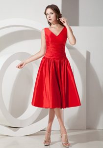 V-neck Knee-length Ruched Red Formal Dresses for Dama for Cheap