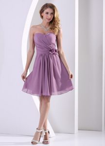 Sweetheart Knee-length Lavender Ruched Chiffon Dama Dresses with Flower