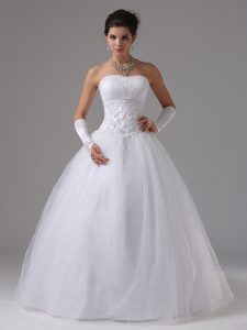 Strapless Ball Gown Ruched Tulle Long Wedding Dress with Appliques