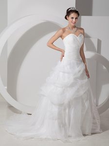 Sweetheart Brush Train Organza Wedding Dresses with Pick-ups and Ruching