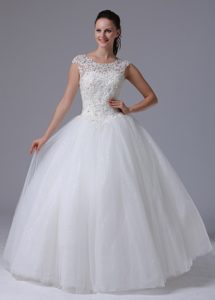 Bateau Straps Long Ball Gown Tulle Wedding Dresses with Appliques