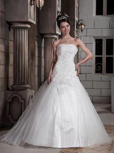 Fashionable Ball Gown Strapless Lace Bridal Dress Made and Taffeta