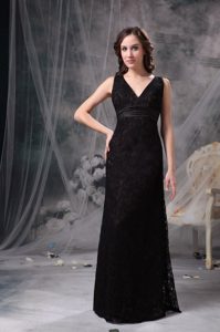 Sweet V-neck Black Evening Gown Dresses with Belt and Ruching