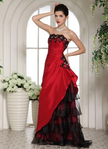 Elegant Wine Red Appliqued Evening Gown Dresses with Ruffled Layers