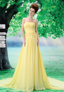 Light Yellow Empire Strapless Pretty Evening Dress Patterns with Ruching