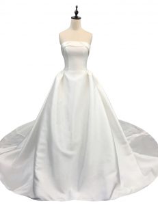 White Sleeveless Satin Chapel Train Zipper Wedding Gown for Wedding Party