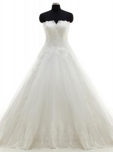 Cute White Tulle Clasp Handle Wedding Gowns Sleeveless With Brush Train Lace and Appliques