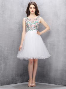 Latest White Scoop Zipper Beading and Embroidery Prom Evening Gown Sleeveless