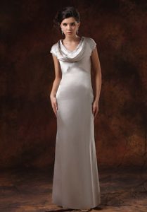 2013 Satin Sliver V-neck Mother of the Bride Dresses with Short Sleeves