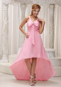 Lovely Pink Beaded High-low Chiffon Prom Attire with Ruche and Bowknot