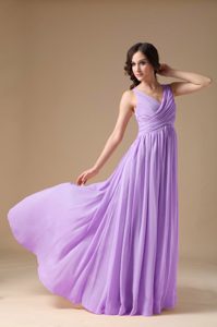New Elegant Purple V-neck Chiffon Prom Gown with Ruche to Floor-length