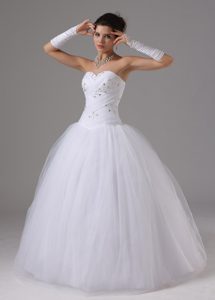 Popular Sweetheart Long Tulle Wedding Bridal Gowns with Beading