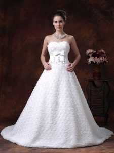 Cheap Sweetheart Beaded Brush Train Wedding Outfits with Rolling Flower