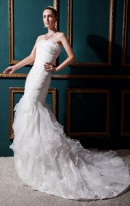 Nice Mermaid Strapless Court Train Organza Wedding Outfits with Ruching