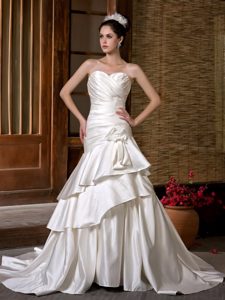 Inexpensive Sweetheart Chapel Train Wedding Dress with Ruching