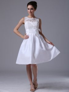 Pretty Scoop Knee-length Bridal Wedding Dress with Bowknot in and Lace