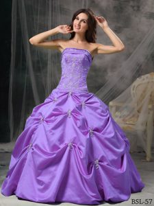 Elegant Beaded Eggplant purple Quinceanera Gown Dress with Zipper-up Back