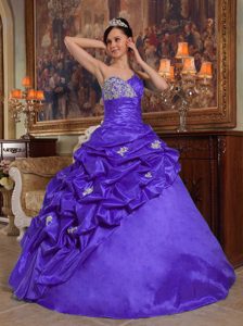 Sweet Ruched and Beaded Lace-up Purple Quinceanera Dresses with Pick-ups