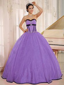 Luxurious Lavender Sweetheart Beaded Organza Quinceanera Gown to Floor-length