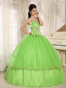 Perfect Beaded Spring Green Sweet Sixteen Quinceanera Dresses with Bowknot