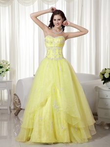 Yellow A-line Sweetheart Long Low Price Prom Outfits with Beading